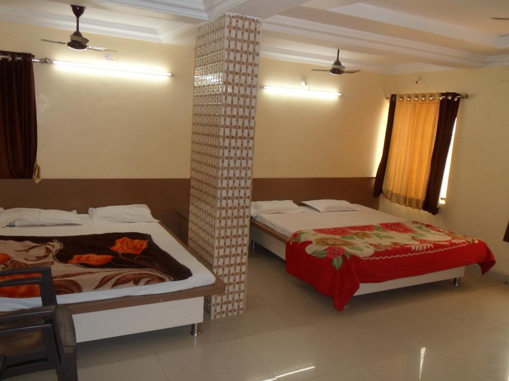 Hotel Raj Palace Dwārka Quarto foto